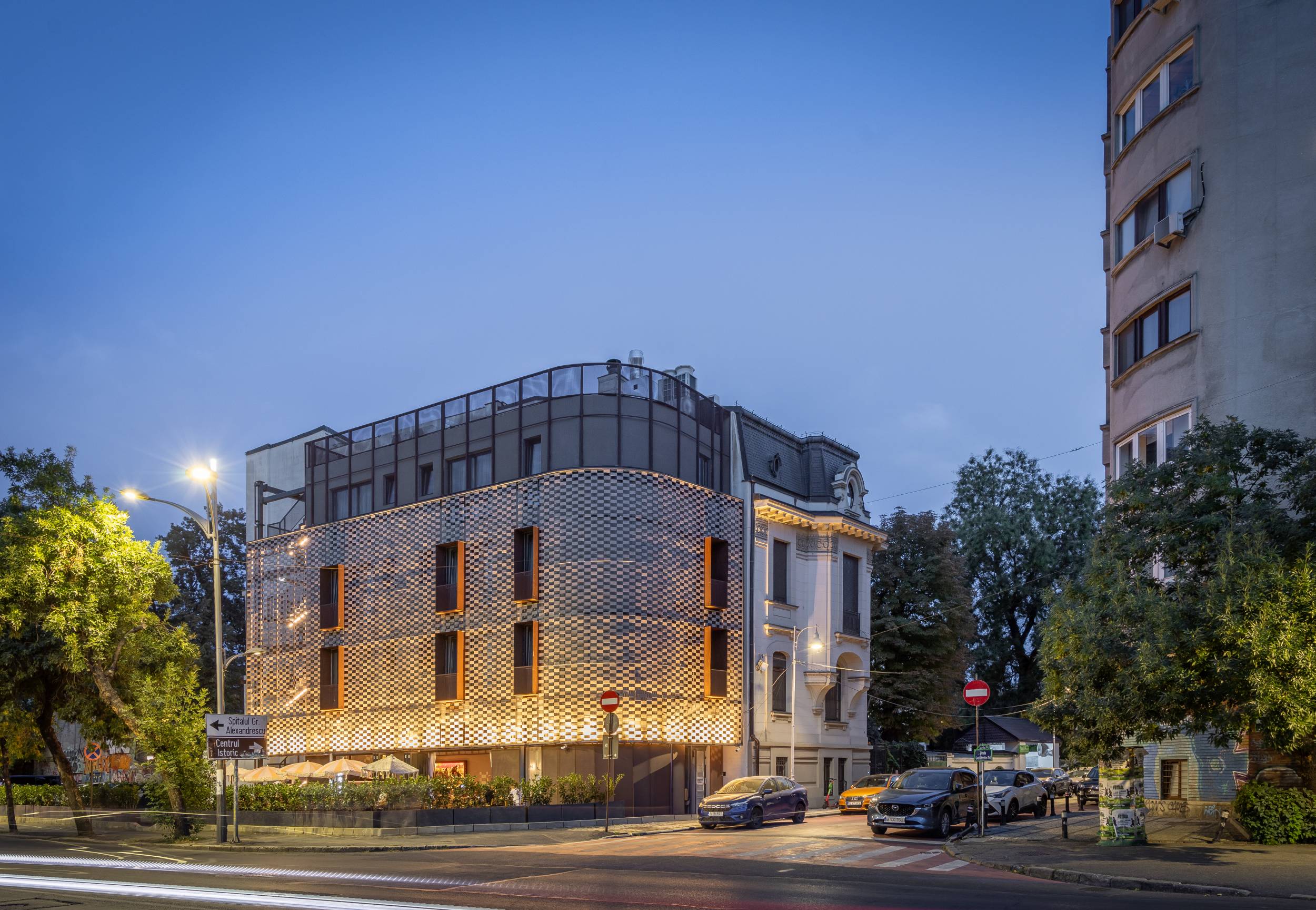 CHRISTIAN TELL APART HOTEL