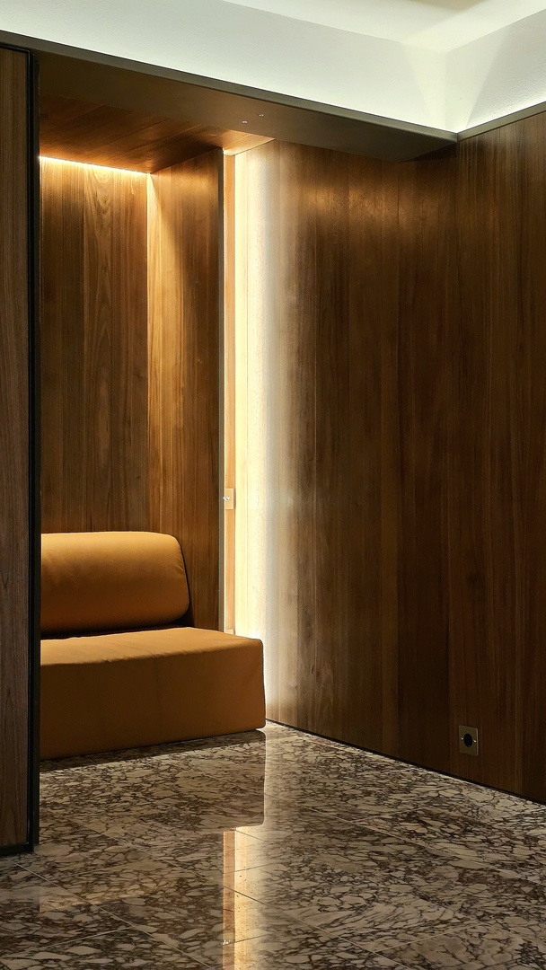 CONVERSIE GARAJ  LAMA 2.0 - BRANCUSI WAS HERE