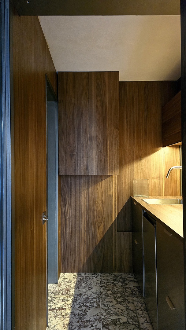 CONVERSIE GARAJ  LAMA 2.0 - BRANCUSI WAS HERE